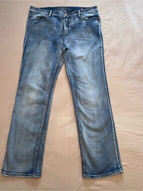 Buffalo David Bitton Woman’s MISHA Light Blue Faded Straight Leg Bootcut Jeans